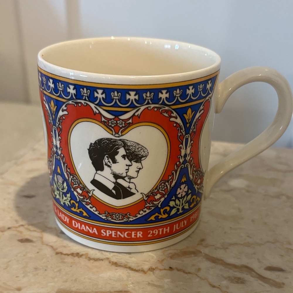 Wedgwood Royal Mug with Red‎ and Blue Heart Design